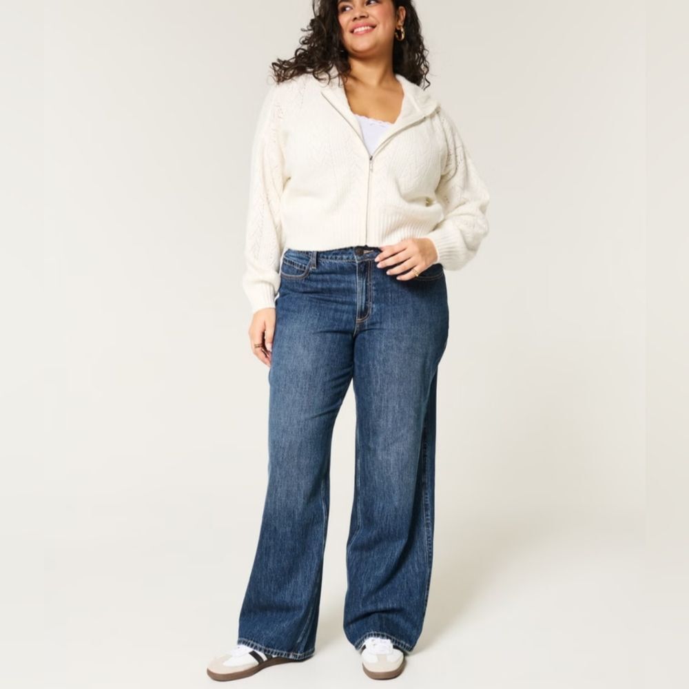 Hollister Curvy Mid-Rise Baggy Jeans Size 20/35s